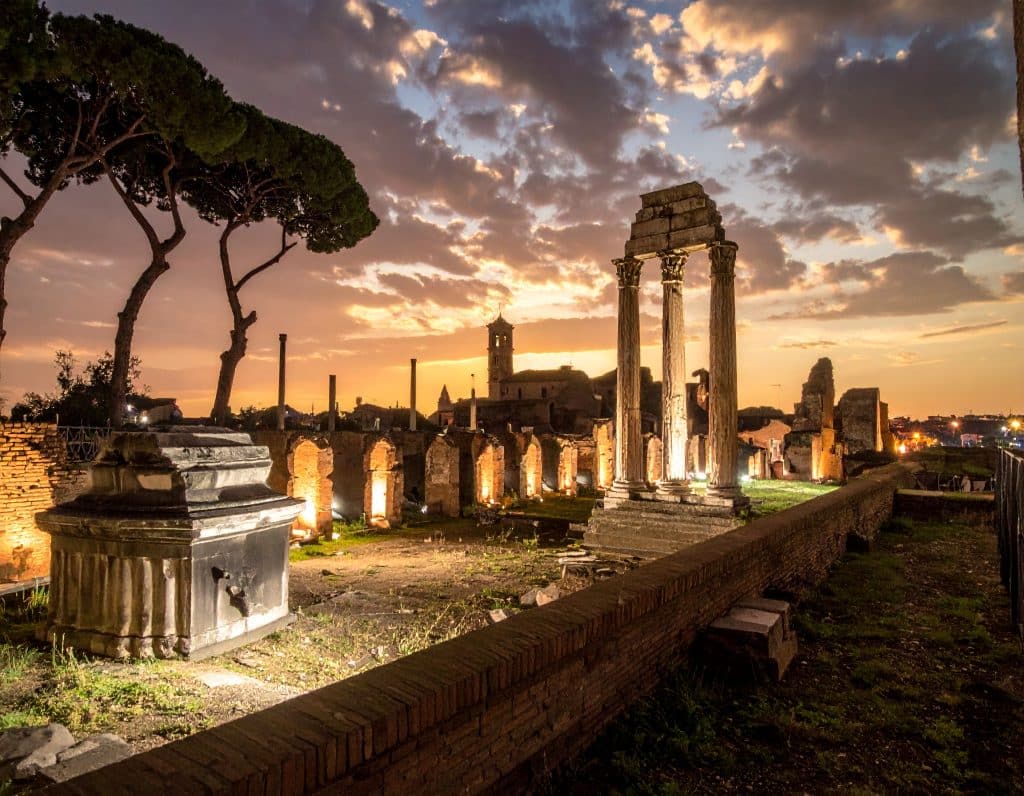 una foto di Roma che ricorda l'estumulazione del passato